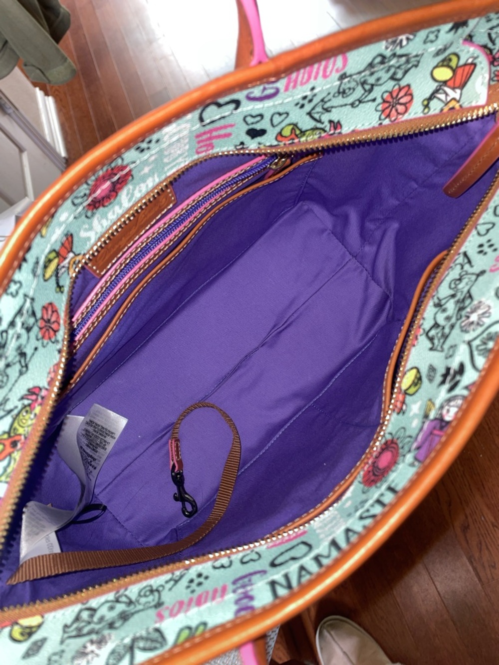 Disney Dooney & Bourke It's a Small World Mint Multi-Color Print Tote - Picture 5 of 6